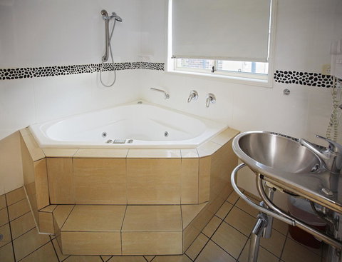 Jesmond Executive Villas - Accommodation Mount Tamborine 30