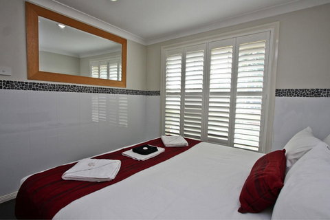 Jesmond Executive Villas - Accommodation Mount Tamborine 10