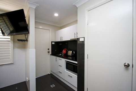 Jesmond Executive Villas - Accommodation Mount Tamborine 39
