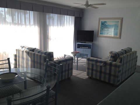Breakers Apartments - Accommodation Mount Tamborine 13
