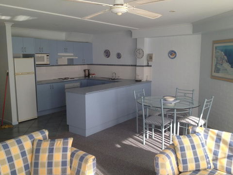 Breakers Apartments - Accommodation Mount Tamborine 11