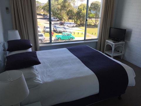 Breakers Apartments - Accommodation Mount Tamborine 1