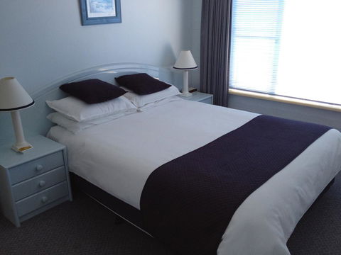 Breakers Apartments - Accommodation Mount Tamborine 4