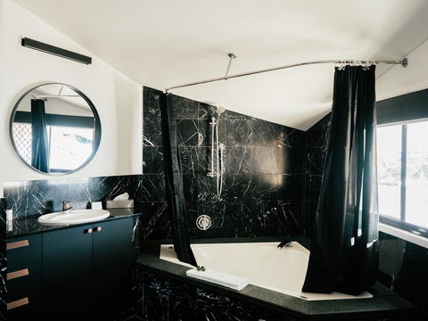 Waves Byron Bay - Accommodation Mount Tamborine 22