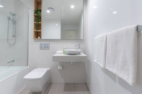 Japanese Style Waterfront Apt Wt Rooftop Pool - Accommodation Mount Tamborine 19