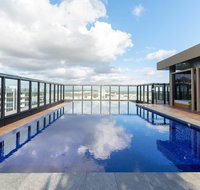 Japanese Style waterfront apt wt rooftop pool - Accommodation Mount Tamborine