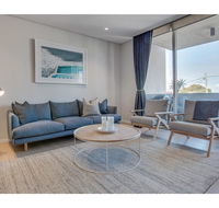 Oceanside Elegance At Superb Home Steps From Sand - Accommodation Mount Tamborine