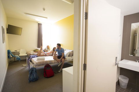 YHA Sydney Harbour - Accommodation Mount Tamborine 4