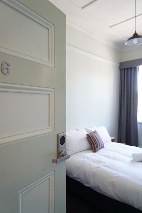 Rosehill Hotel - Accommodation Mount Tamborine 1