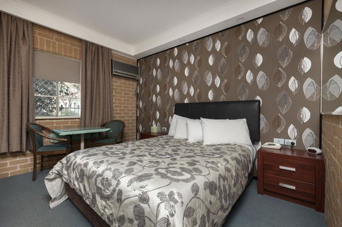 Grand Manor Motor Inn - Accommodation Mount Tamborine 0