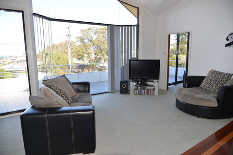 The Boat House - Accommodation Mount Tamborine 9