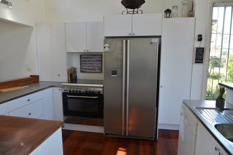 The Boat House - Accommodation Mount Tamborine 13