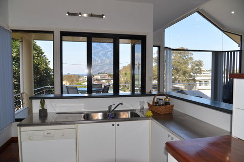 The Boat House - Accommodation Mount Tamborine 0