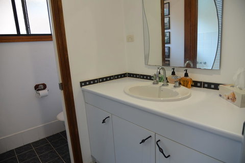 The Boat House - Accommodation Mount Tamborine 22