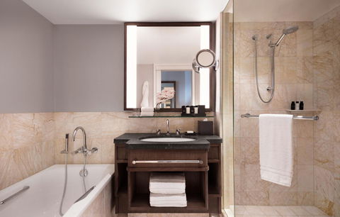 Four Seasons Hotel Sydney - Accommodation Mount Tamborine 5