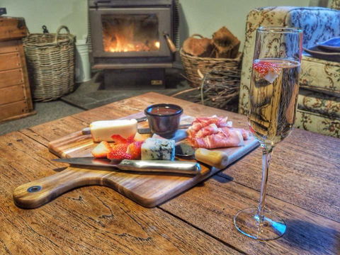 Lark Cottage - Accommodation Mount Tamborine 14