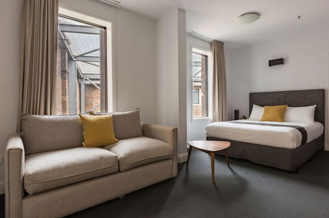 The Lucky Hotel - Accommodation Mount Tamborine 18