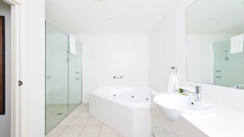 Pacific Blue, Salamander Bay - Accommodation Mount Tamborine 16