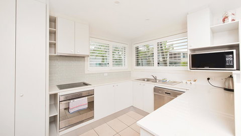 Pacific Blue, Salamander Bay - Accommodation Mount Tamborine 37