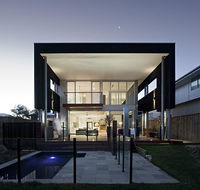 Casuarina Beachfront House - Hostie Properties - Accommodation Mount Tamborine
