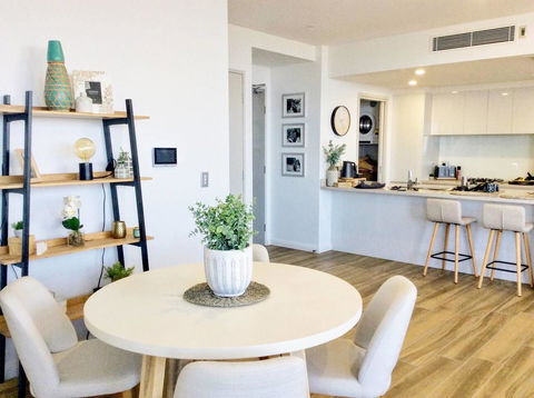 The Lighthouse - Accommodation Mount Tamborine 4