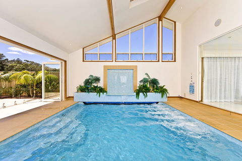 One Mile Mansion - Private Coastal Retreat FREE FAMILY ADVENTURE PASS - Accommodation Mount Tamborine 4