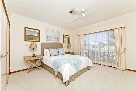 One Mile Mansion - Private Coastal Retreat FREE FAMILY ADVENTURE PASS - Accommodation Mount Tamborine 15