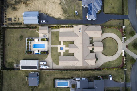 One Mile Mansion - Private Coastal Retreat FREE FAMILY ADVENTURE PASS - Accommodation Mount Tamborine 21