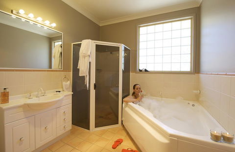 Marty's @ Little Beach - Accommodation Mount Tamborine 5