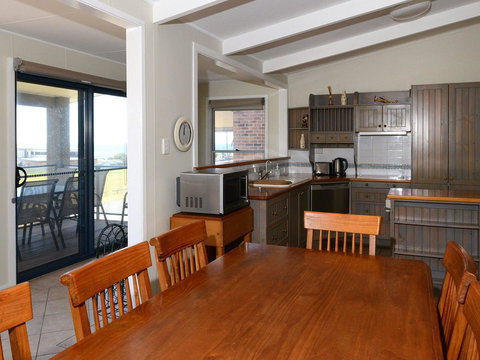 2 Cliff Road - Accommodation Mount Tamborine 5