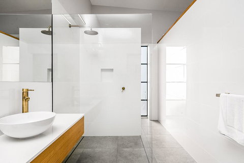 Sundays At Byron - Accommodation Mount Tamborine 13