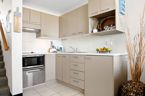 Relaxed Beachside Living - Accommodation Mount Tamborine 6