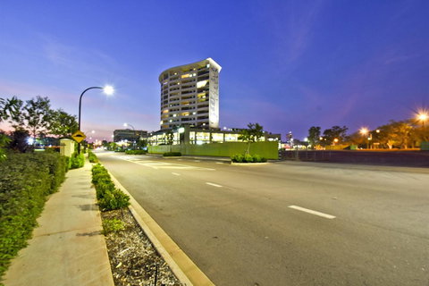 Nomikis\'On The Avenue - Accommodation Mount Tamborine 10