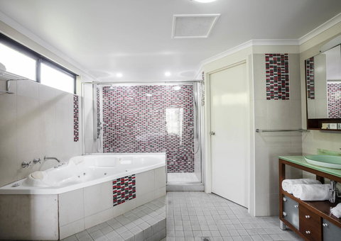 Mercure Darwin Airport Resort - Accommodation Mount Tamborine 11