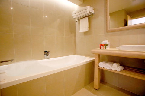 Crowne Plaza Alice Springs Lasseters, An IHG Hotel - Accommodation Mount Tamborine 30