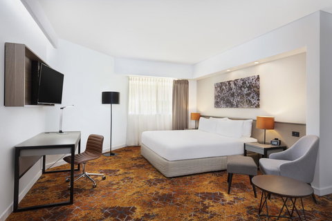 Crowne Plaza Alice Springs Lasseters, An IHG Hotel - Accommodation Mount Tamborine 2