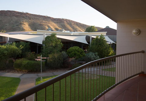 Crowne Plaza Alice Springs Lasseters, An IHG Hotel - Accommodation Mount Tamborine 18