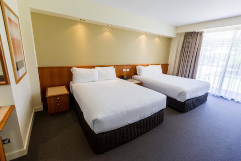Crowne Plaza Alice Springs Lasseters, An IHG Hotel - Accommodation Mount Tamborine 9