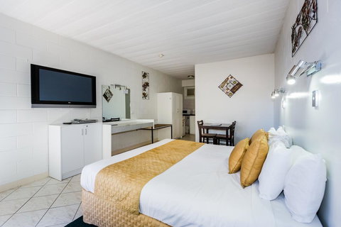 Elkira Court Motel - Accommodation Mount Tamborine 8