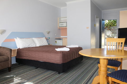 Golden Sands Motor Inn - Accommodation Mount Tamborine 24