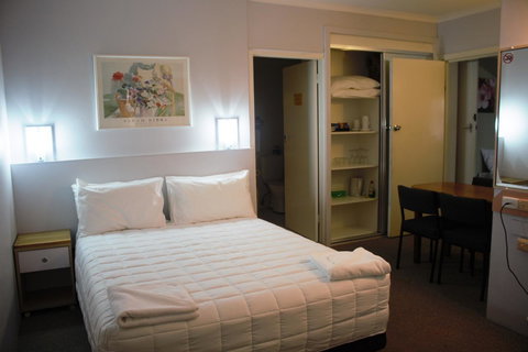 Golden Sands Motor Inn - Accommodation Mount Tamborine 1