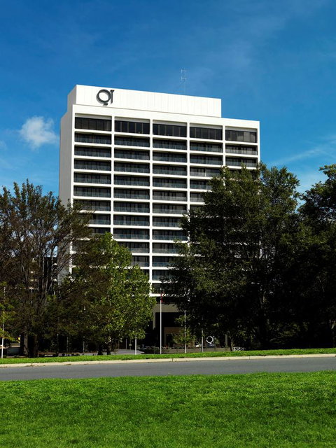 QT Canberra - Accommodation Mount Tamborine 2