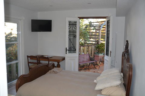 Garden Room - Accommodation Mount Tamborine 6