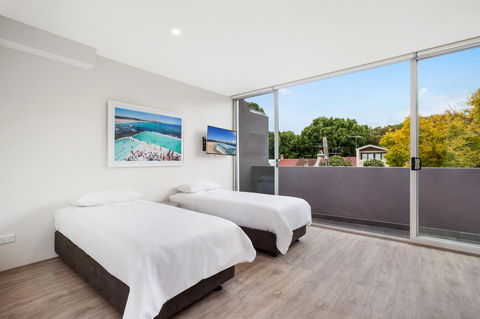 Bondi Beach Studio King Suite + Balcony - Accommodation Mount Tamborine 1