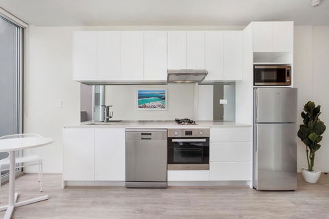 Bondi Beach Studio King Suite + Balcony - Accommodation Mount Tamborine 3