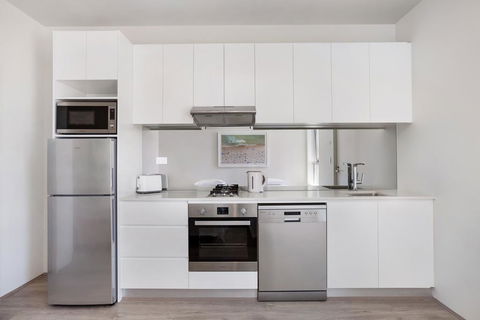 Bondi Beach Studio Penthouse Suite + Balcony - Accommodation Mount Tamborine 3
