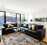 Boutique Stays-Murrumbeena Place 1 - Accommodation Mount Tamborine