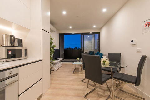 Box Hill Central 1 Bedroom Delight@Elland Avenue - Accommodation Mount Tamborine 0
