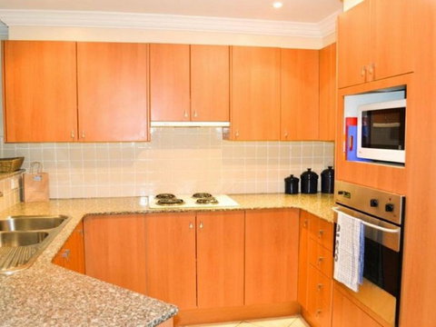 Breakers 1/10 - Accommodation Mount Tamborine 2