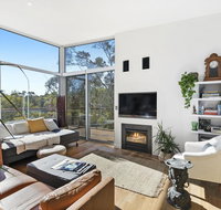 Bristlebird - Beach 650m Pets Fireplace Linen 4 bdrm WiFi - Accommodation Mount Tamborine